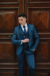 Abito taglio smoking  blu damascato con gilet doppiopetto